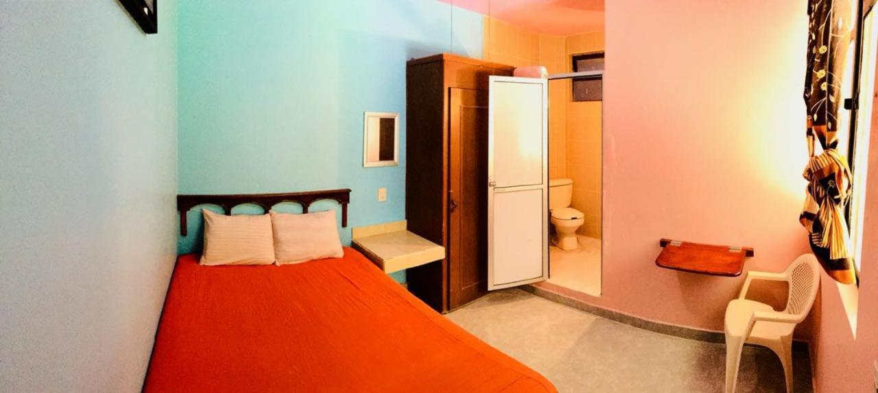 Hotel Los Arcos Pénjamo Екстериор снимка